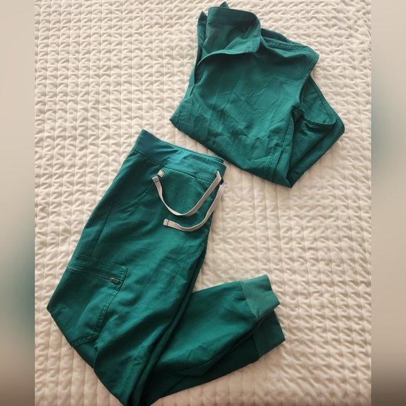 Figs Tops Figs Hunter Green Scrub Set Poshmark